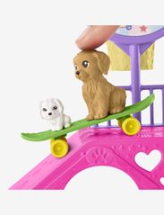 Barbie - Chelsea Doll and Playset - legesæt - multi color - 3