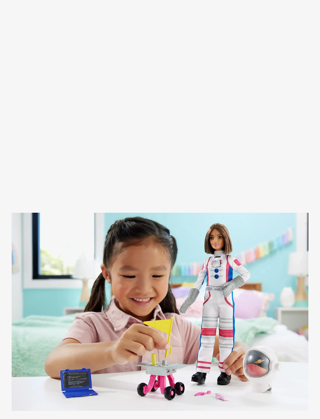 Barbie - 65th Anniversary Doll & 10 Accessories, Astronaut Set with Brunette Doll - laveste priser - multicolor - 1