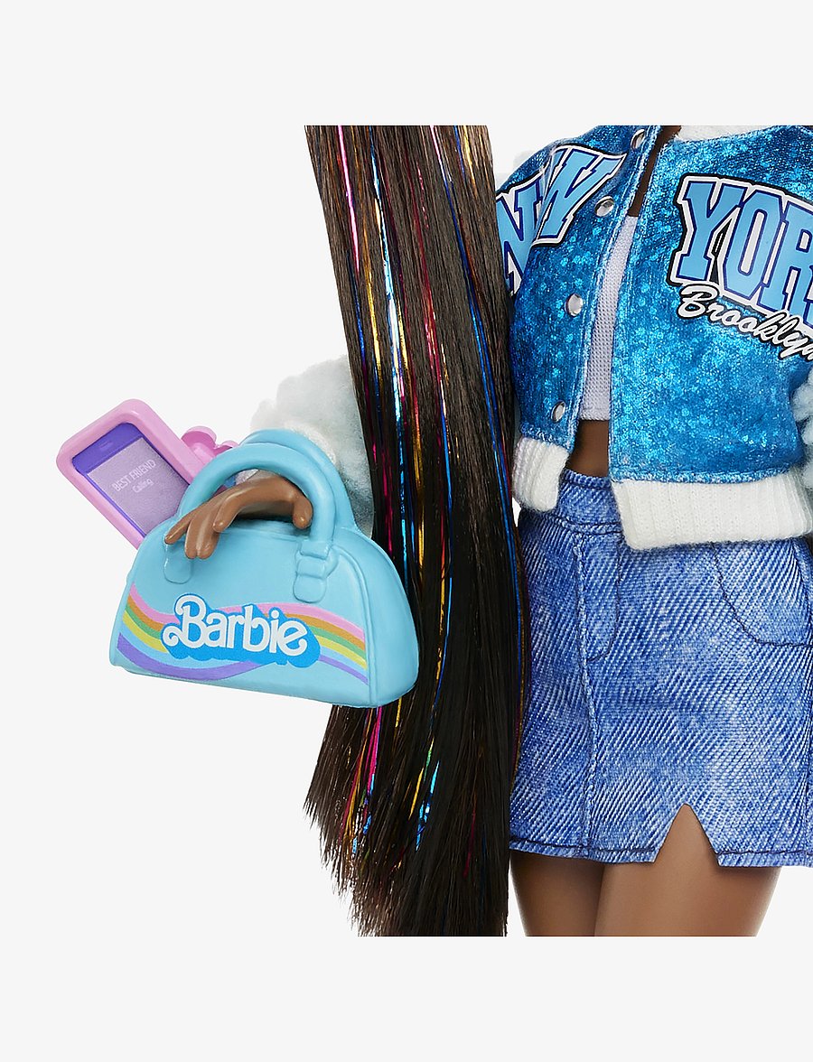 Barbie - Dream Besties “Brooklyn” Fashion Doll with 8 Video & Music Themed Accessories - puppen - multicolor - 2