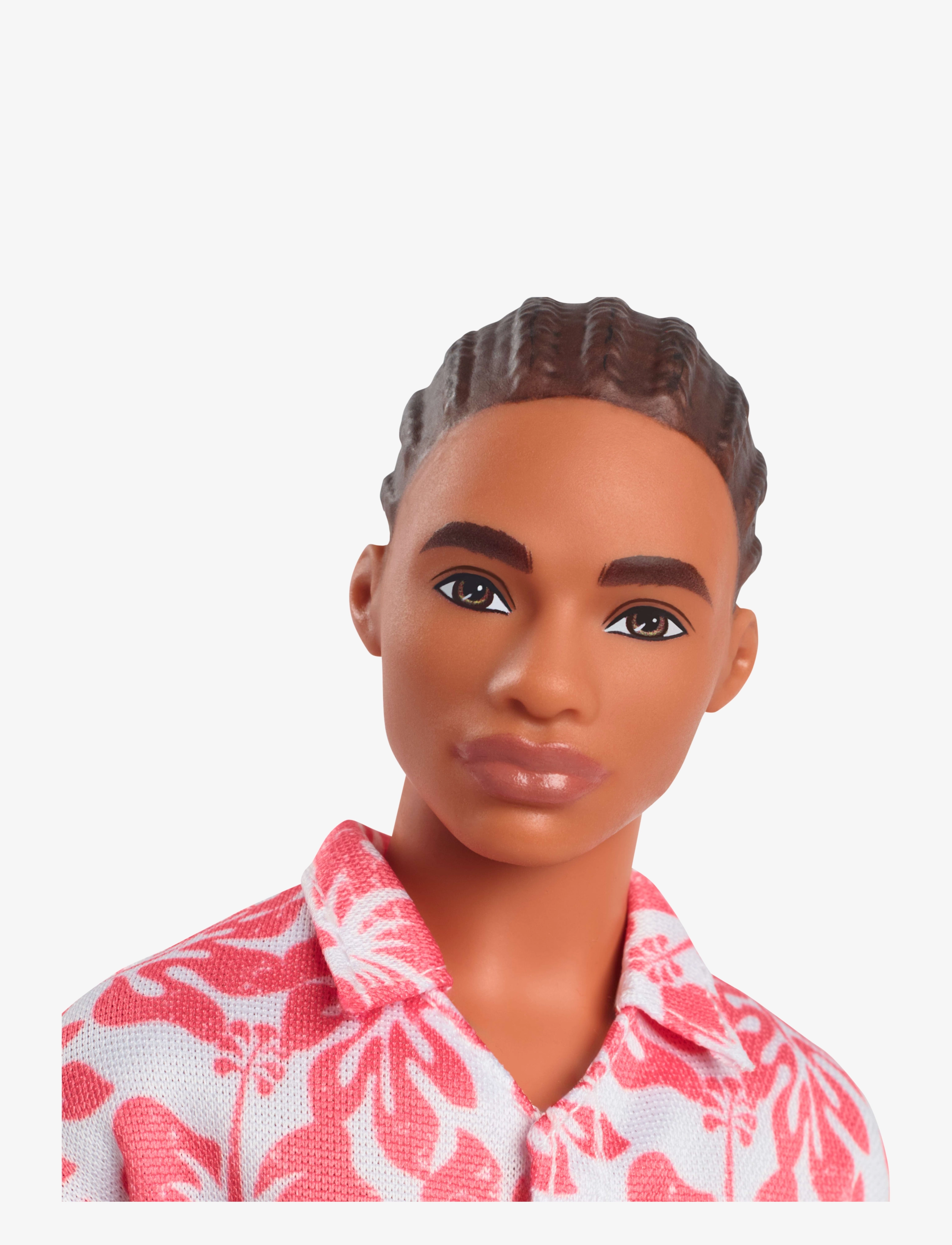 Barbie - Fashionistas Ken Doll #235 in Hawaiian Print Jumpsuit with Green Sandals, Brown Hair - poupées - multi color - 2