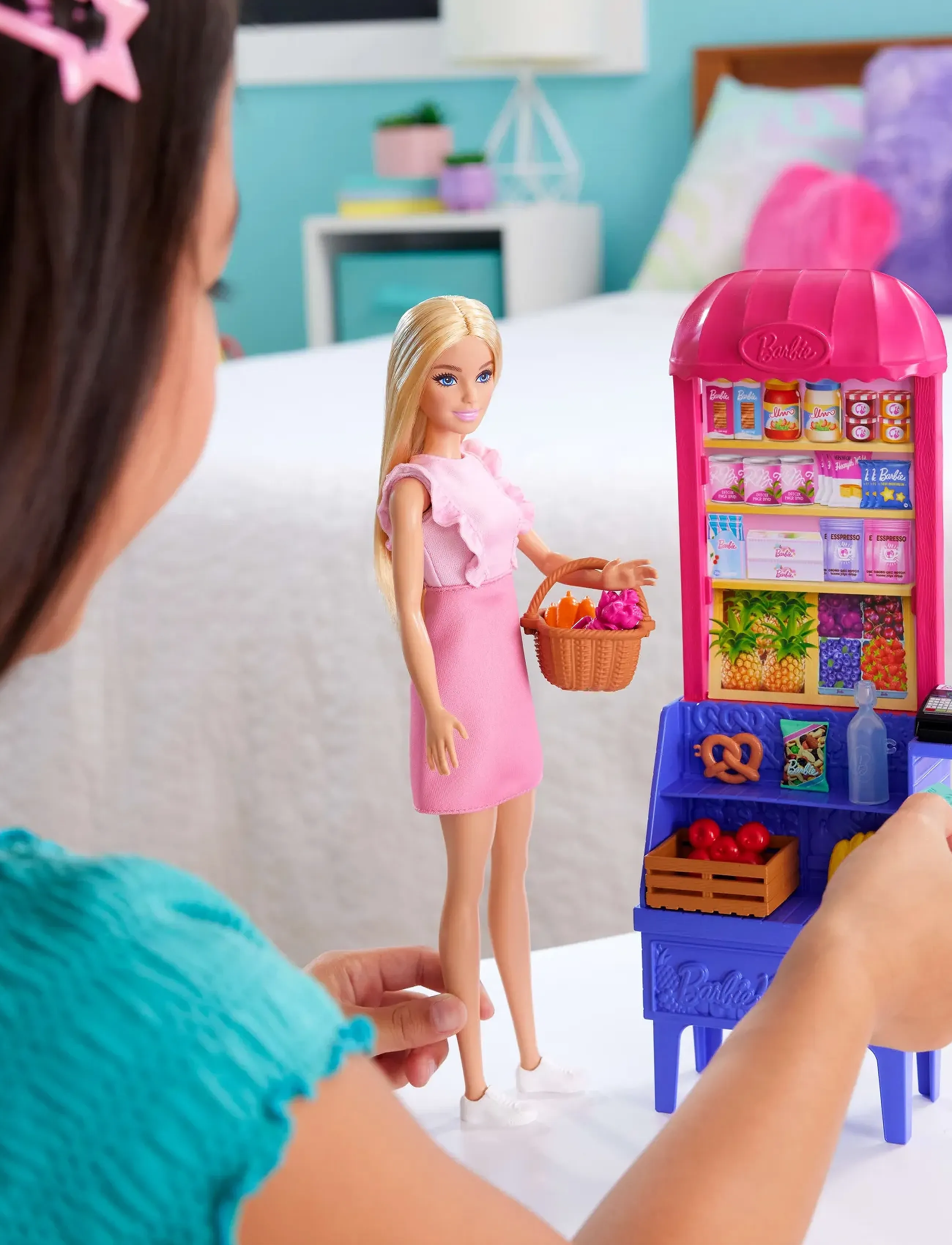Barbie - and Teresa Recipe for Friendship Malibu at the Market Doll & Playset with 11 Accessories - dockor - multi color - 5