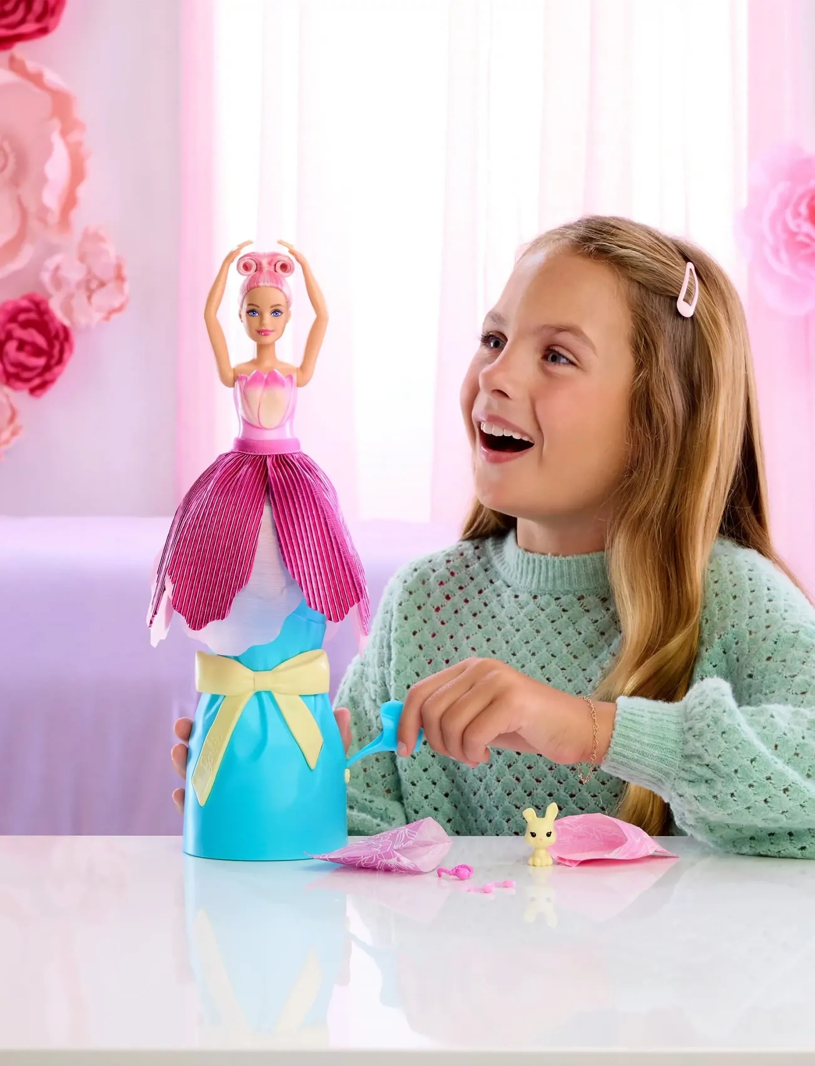 Barbie Petal Pop Scented Fashion Doll With Pink Tulip Dress, Reveal Accessories Like Bunny & More, Børn, Dolls, Pink, Str: ONE SIZE
