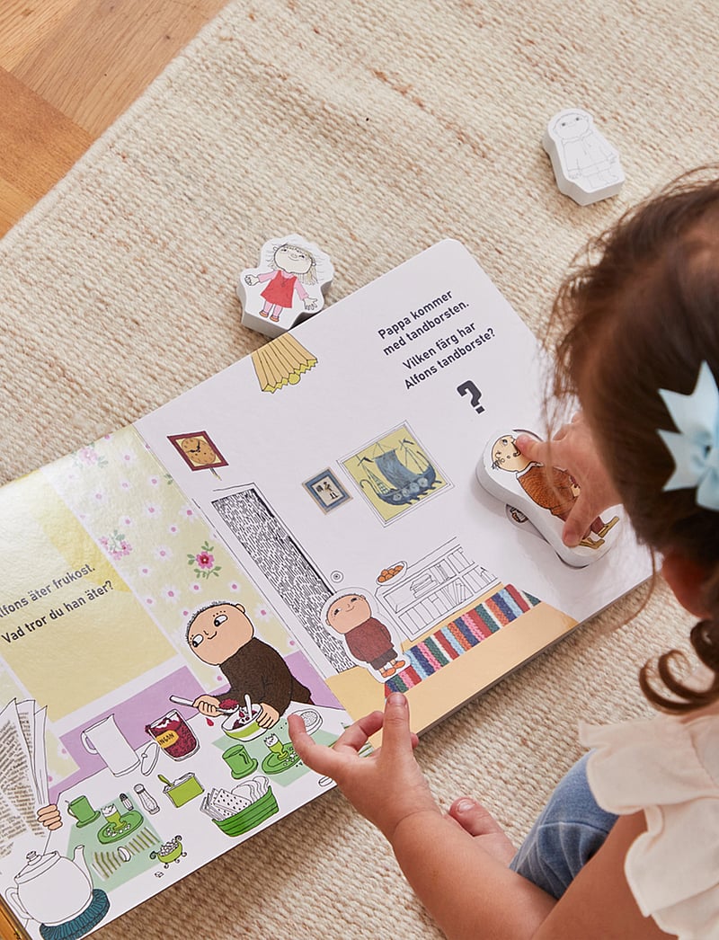 Barbo Toys - Alfons Åberg - Book with 4 wooden figures - (SE) - Läs och Lek - geschenke unter chf 50 - 1016 - 1