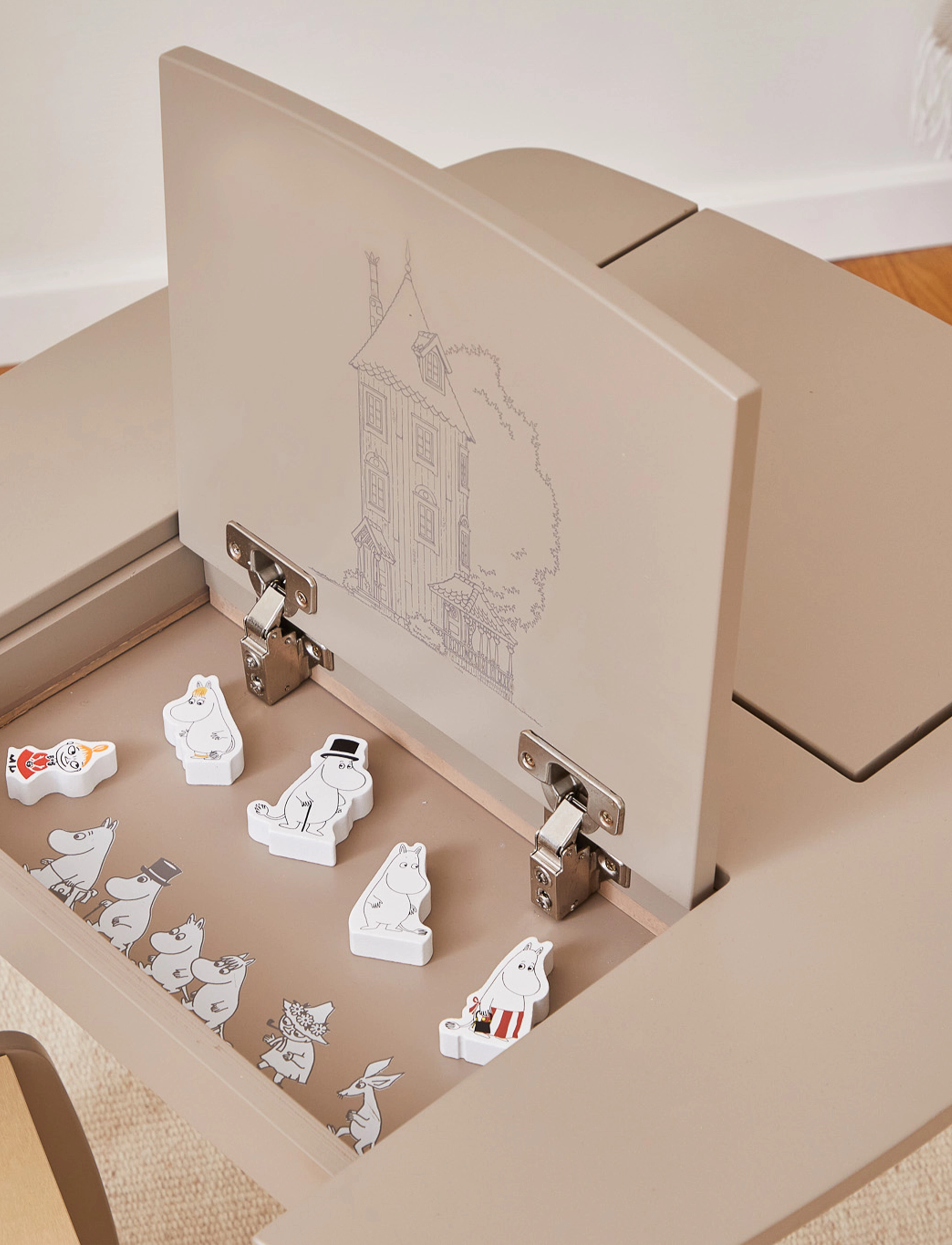 Barbo Toys - Moomin Storage Table - huonekalut - multiple color - 4