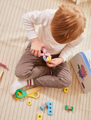 Barbo Toys - Gurli Gris Gustavs Værktøjssæt i kuffert - legetøjsværktøj - multiple color - 2