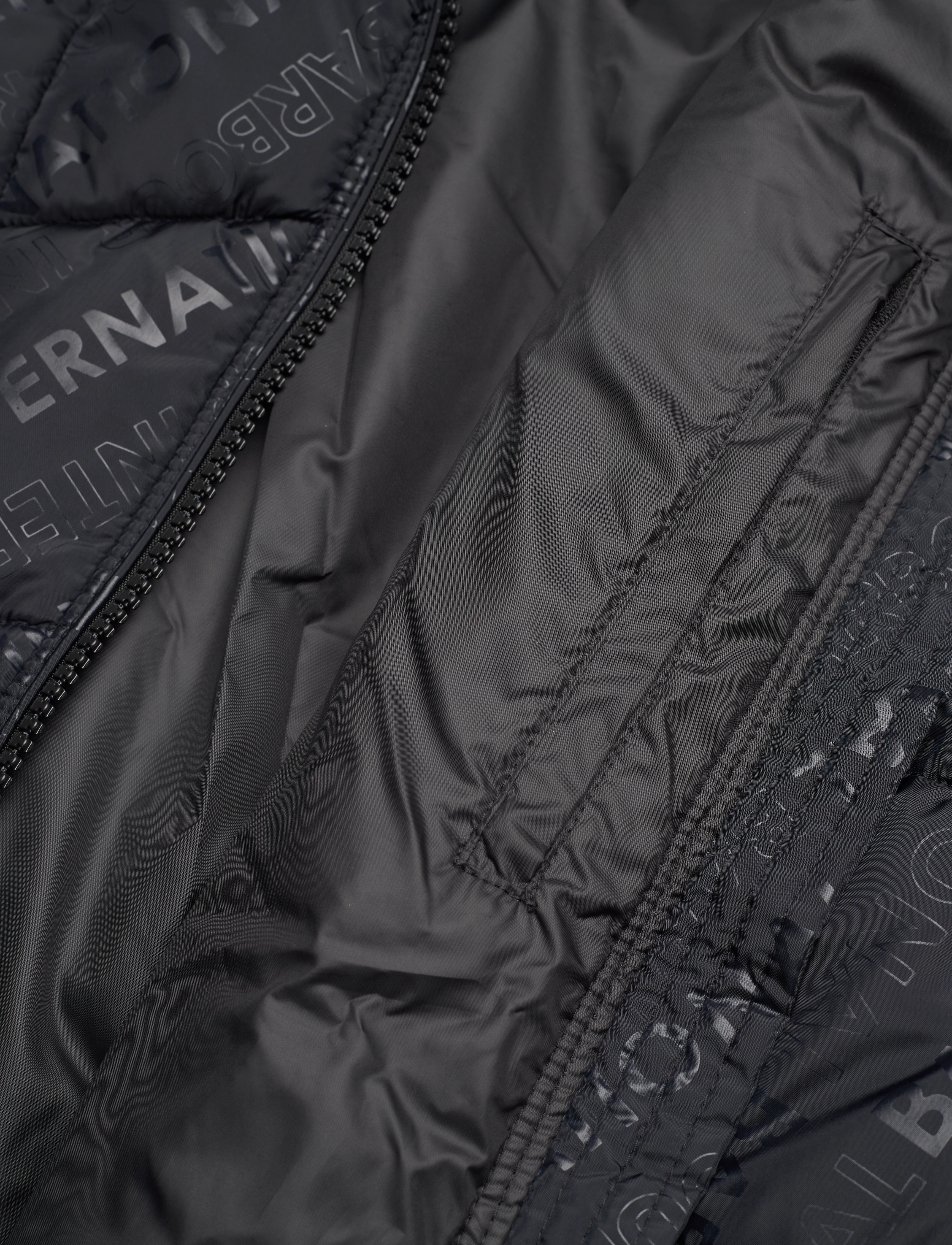 Barbour - B.Intl Rafaela Gilet - black embossed - 4