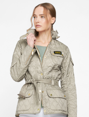 Barbour - B.Intl International Q Green Smoke-8 - quiltade jackor - taupe/pearl - 0