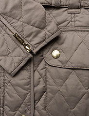 Barbour - B.Intl International Q Green Smoke-8 - quiltade jackor - taupe/pearl - 8