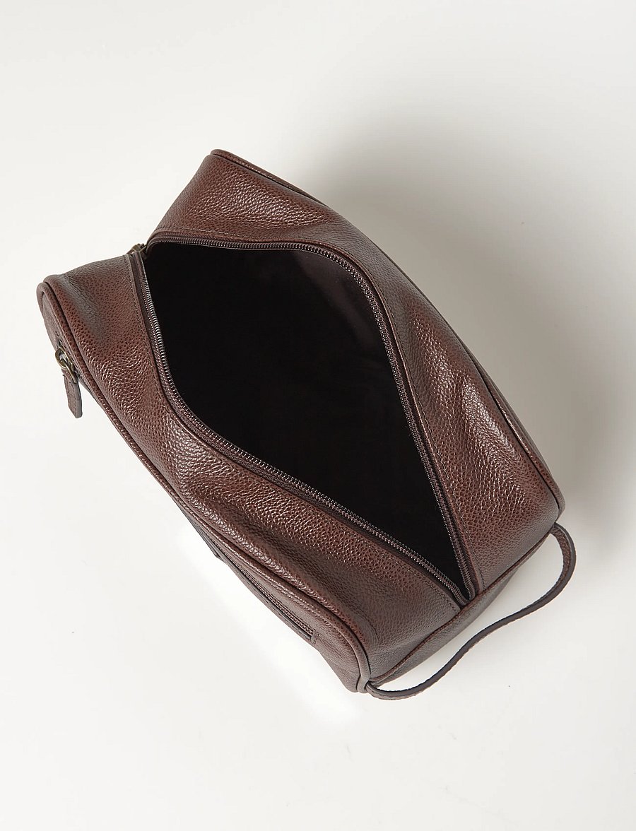 Barbour - Barbour Leather Washbag - shoppa efter tillfälle - brown - 4