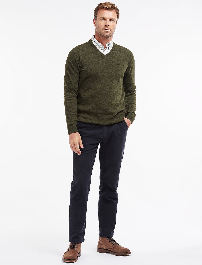 Barbour - Barbour Essential Lambswool V Neck Sweater - knitted v-necks - racing grn - 4