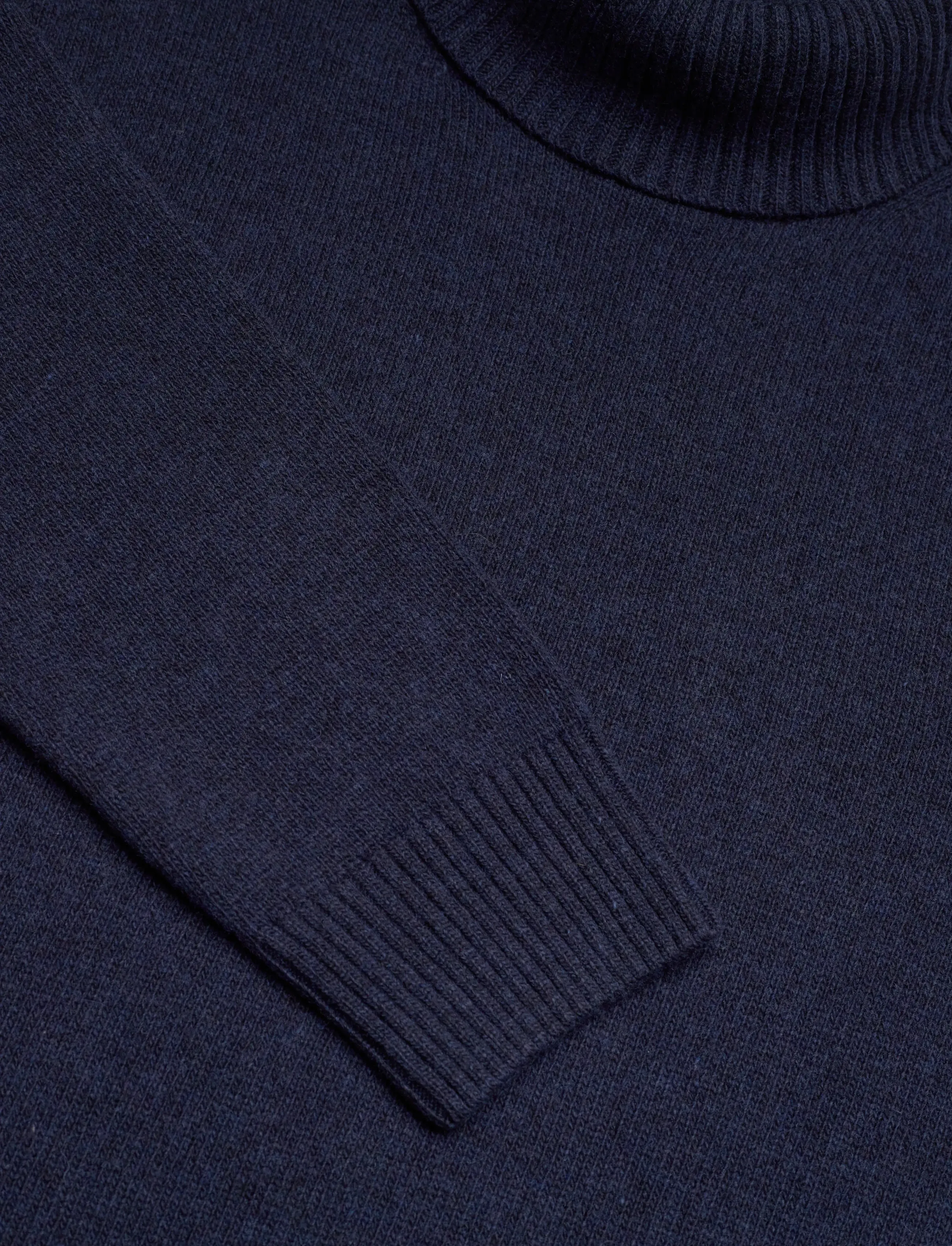 Barbour - Barbour Kelp Roll Neck Jumper - turtlenecks - navy - 2