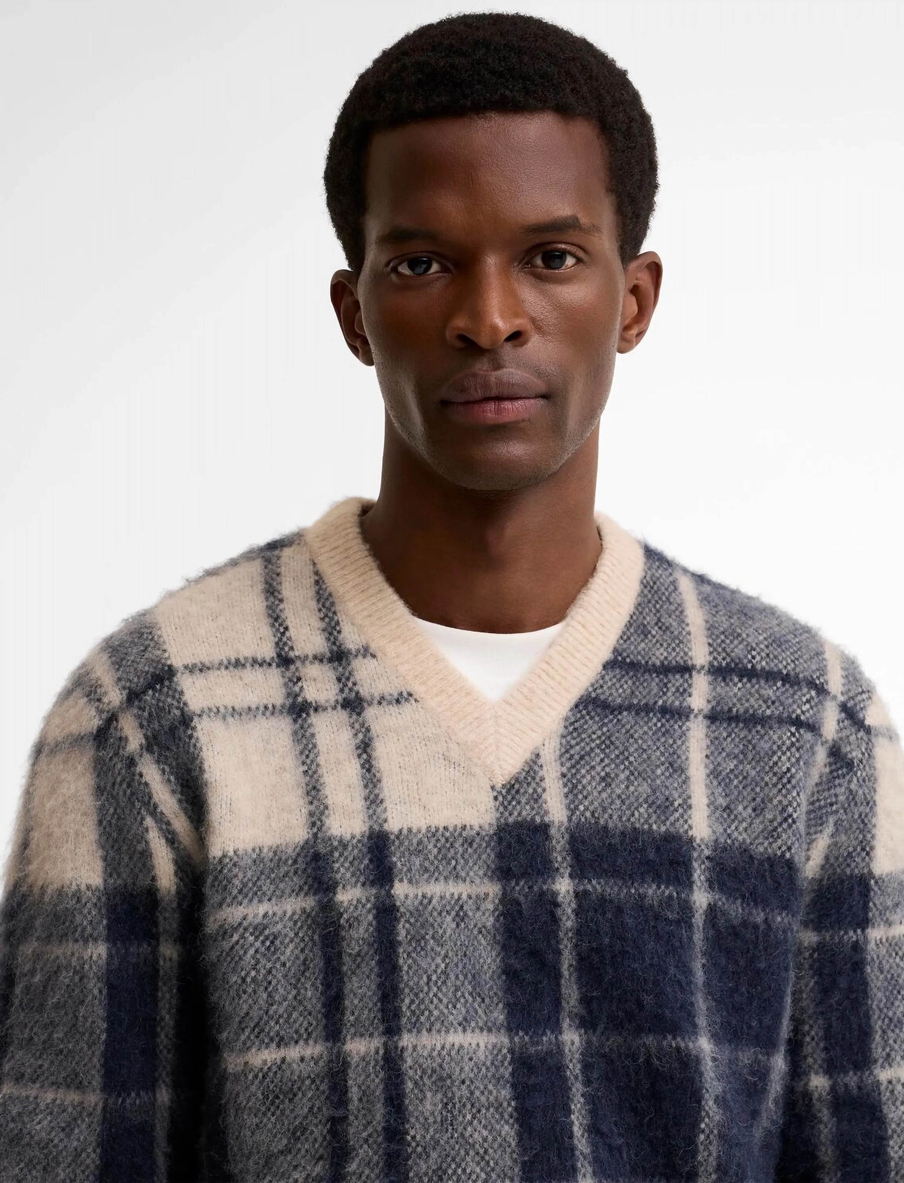 Barbour - Barbour Hunham Tartan V-Neck Knitted Jumper - v-ausschnitt - stone - 5