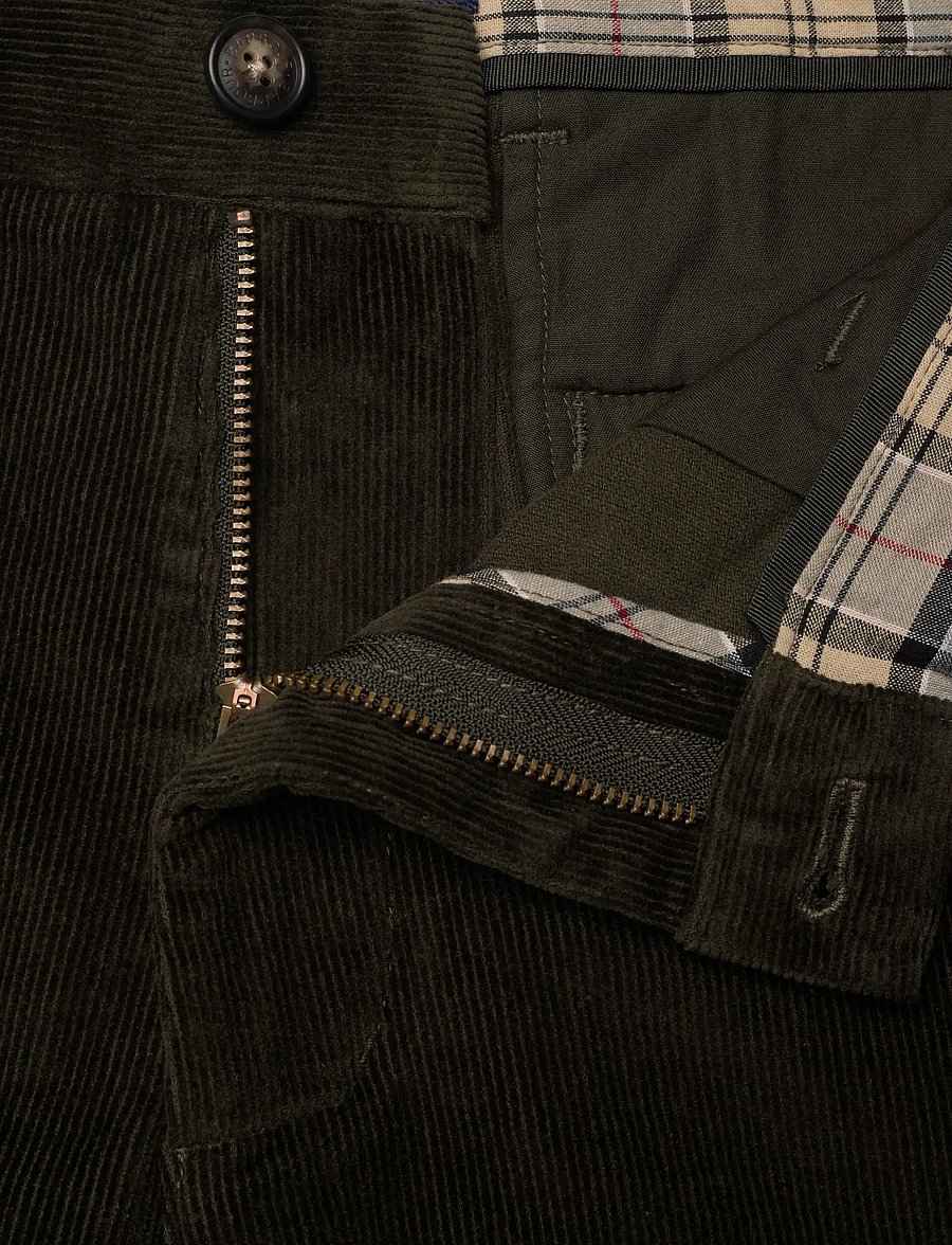 Barbour - Barbour Stretch Cord Tailored Fit Trouser - freizeithosen - green - 3