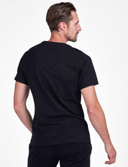 Barbour - B.Intl Essential Large Logo Tee - marškinėliai trumpomis rankovėmis - black/yellow - 3