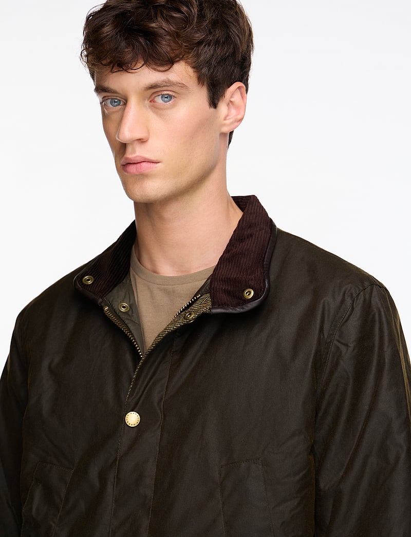 Barbour - Barbour Hereford Wax - winter jackets - olive - 5