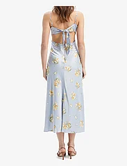 Bardot - MALINDA SLIP DRESS - sukienki na ramiączkach - baby blue floral - 4