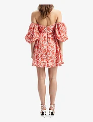 Bardot - LANI FLORAL MINI DRESS - kleitas svinībām - red dit fl - 4