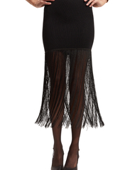 Bardot - TASSEL KNIT DRESS - stramme kjoler - black - 6