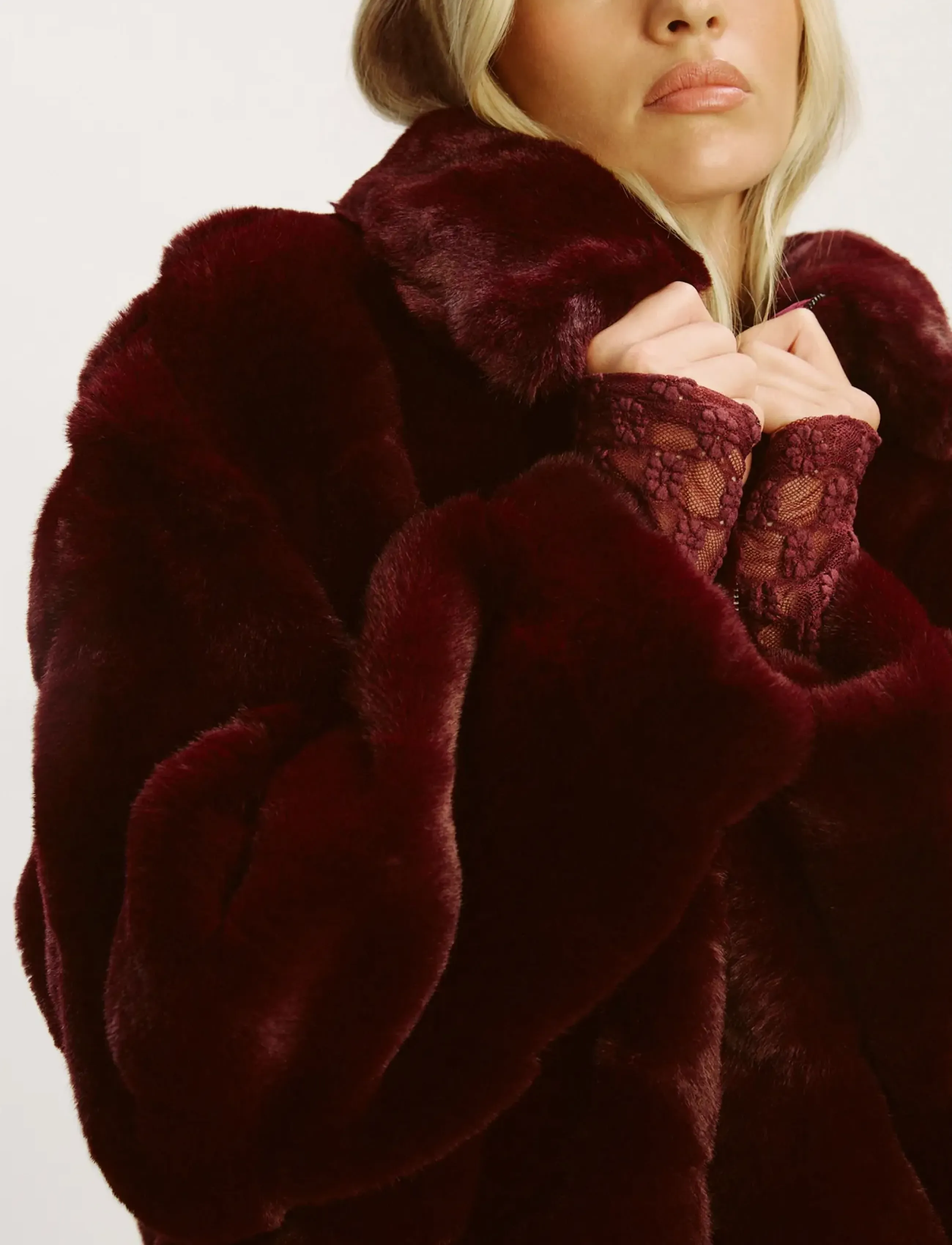Bardot Sylvie Zip Faux Fur Jacket, 36, Burgundy, Jakker > Vatteret Jakke, Dame