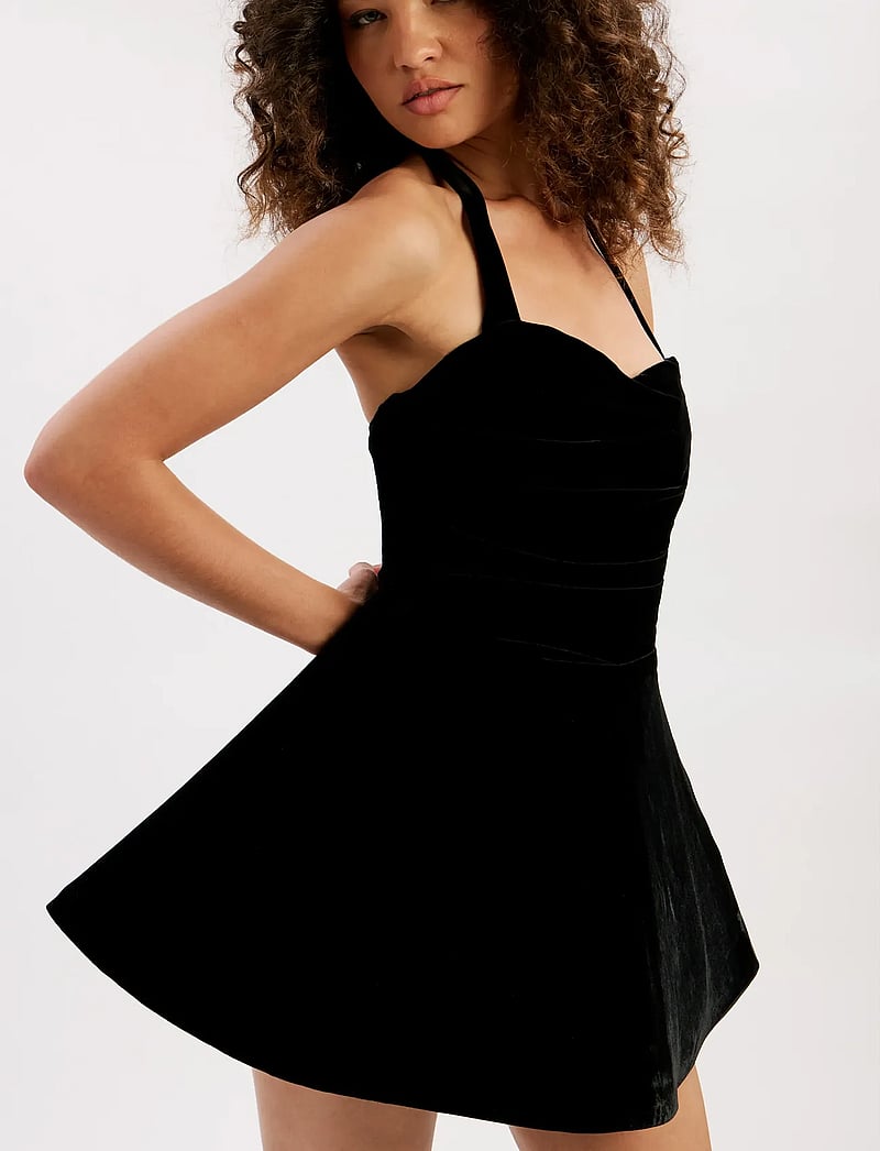 Bardot - AGATHENA VELOUR MINI DRESS - kurze kleider - black - 4