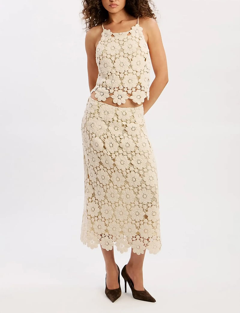 Bardot - VENETA CROCHET TOP - crop tops - lt beige - 0