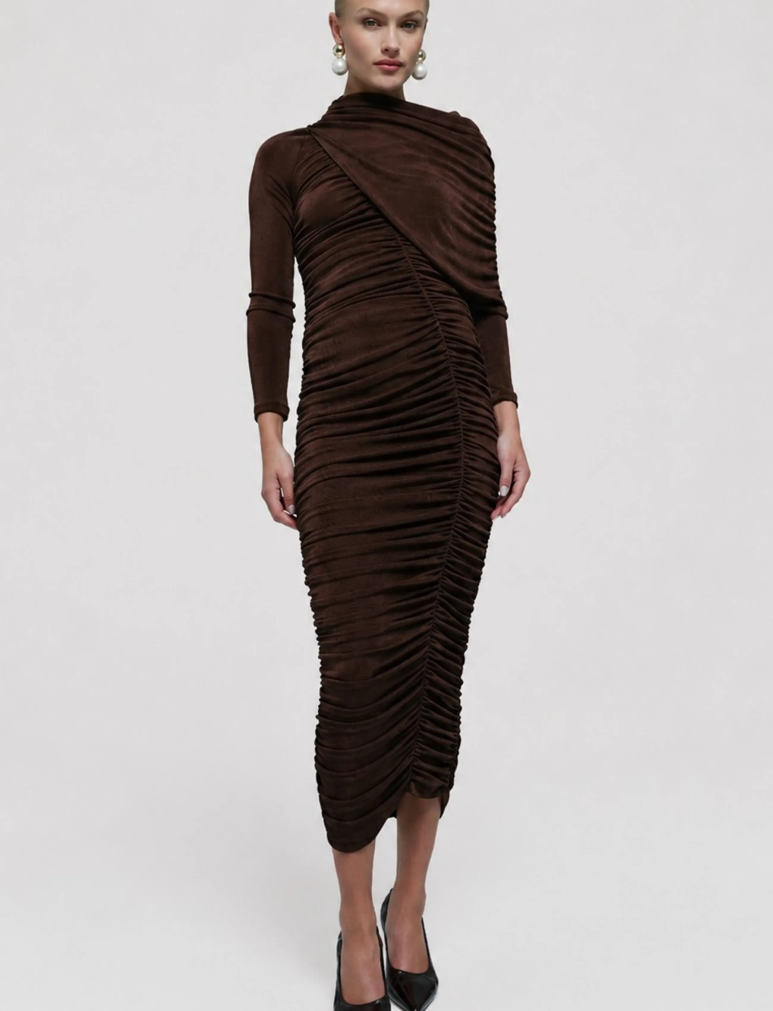 Bardot - MELINA GATHERED MIDI DRESS - stramme kjoler - chocolate - 3
