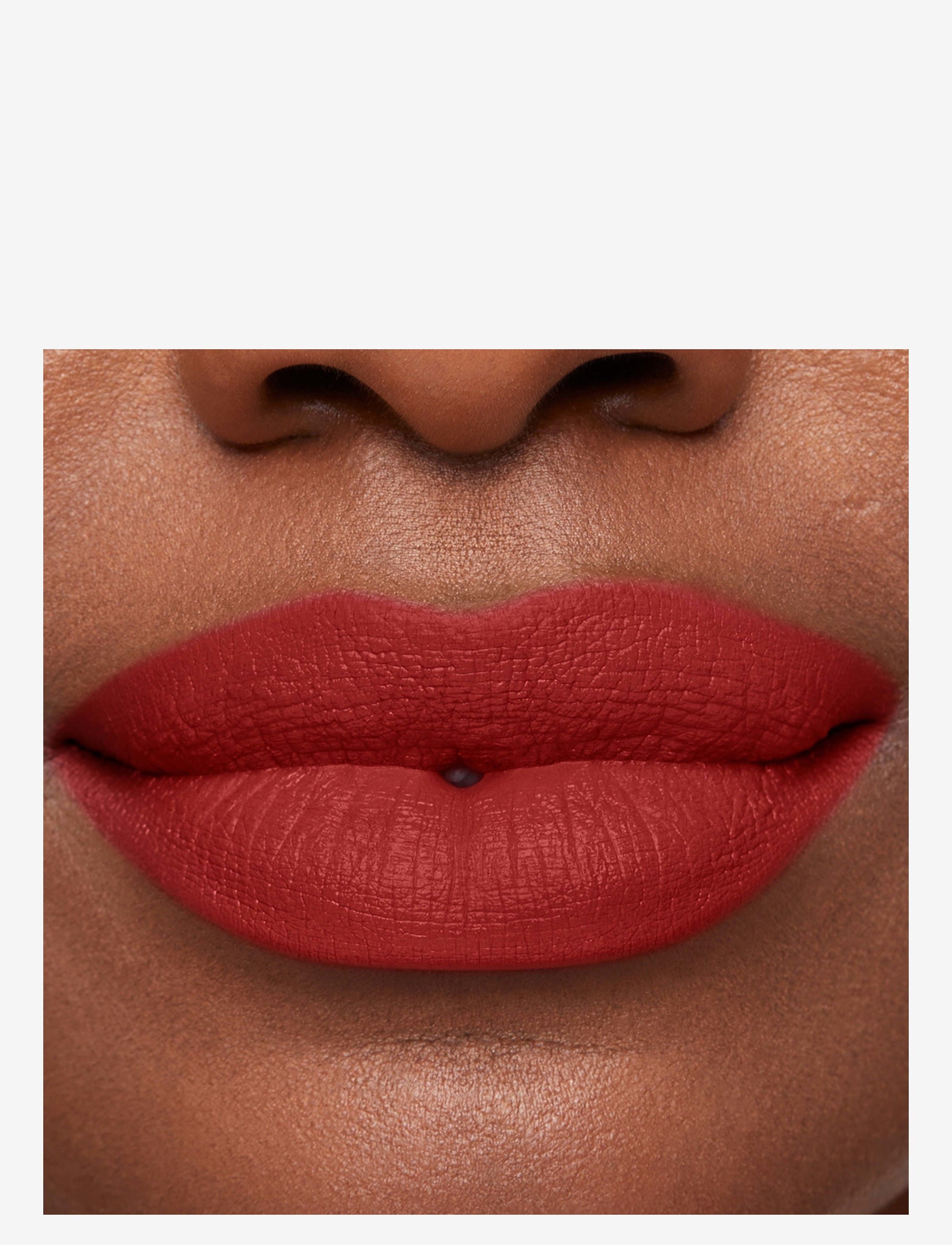 bareMinerals - Mineralist Lip Liner Treasured red 1.3 GR - makeup - treasured red - 4