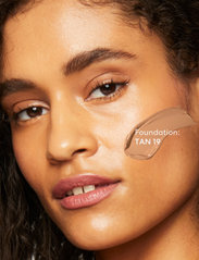 bareMinerals - Original Liquid Foundation Tan 19 - party wear at outlet prices - tan 19 - 5