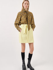 Baum und Pferdgarten - MAYA - blouses met lange mouwen - yellow ditzy floral - 2
