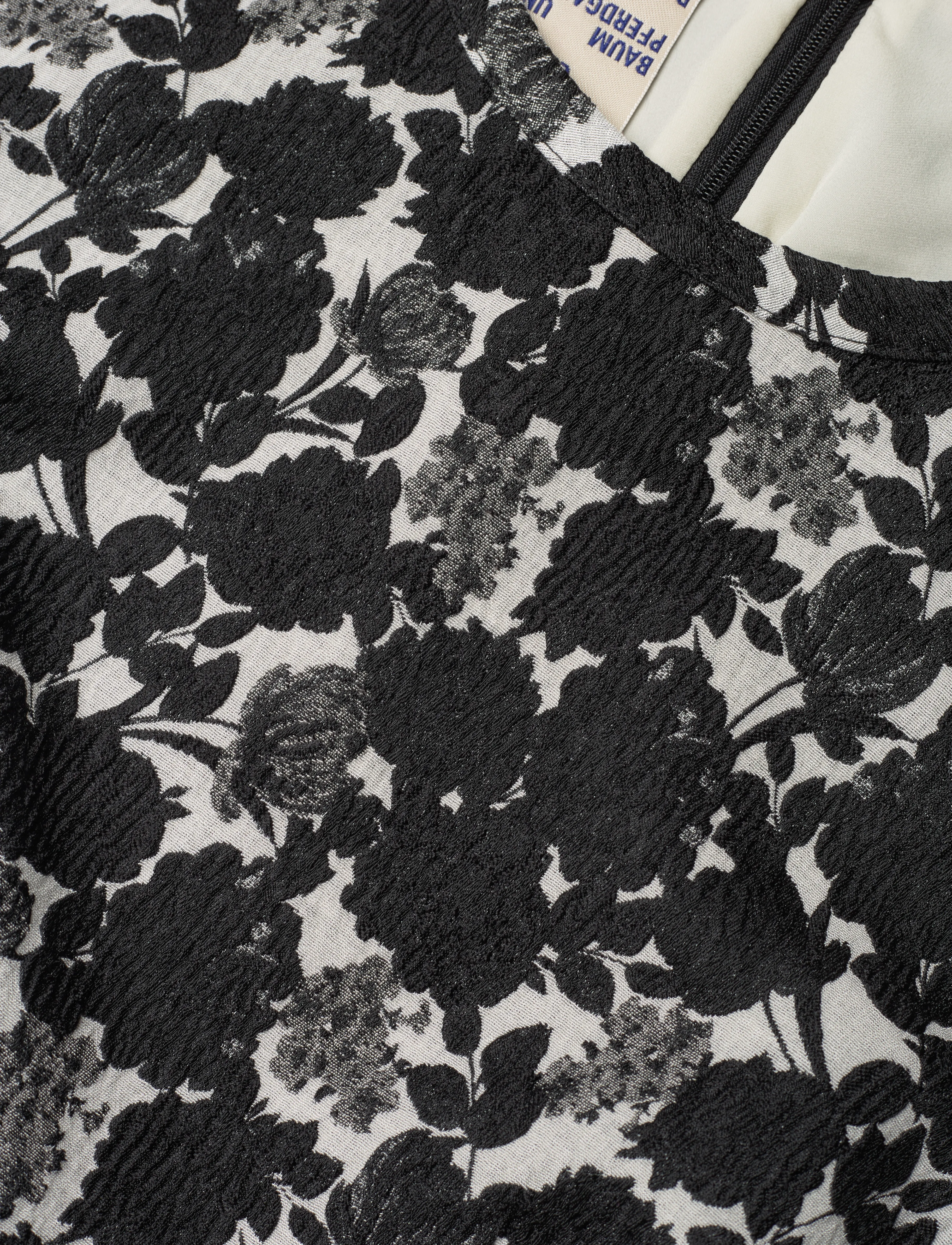 Baum und Pferdgarten - ARIZONA - kurze kleider - black floral - 4