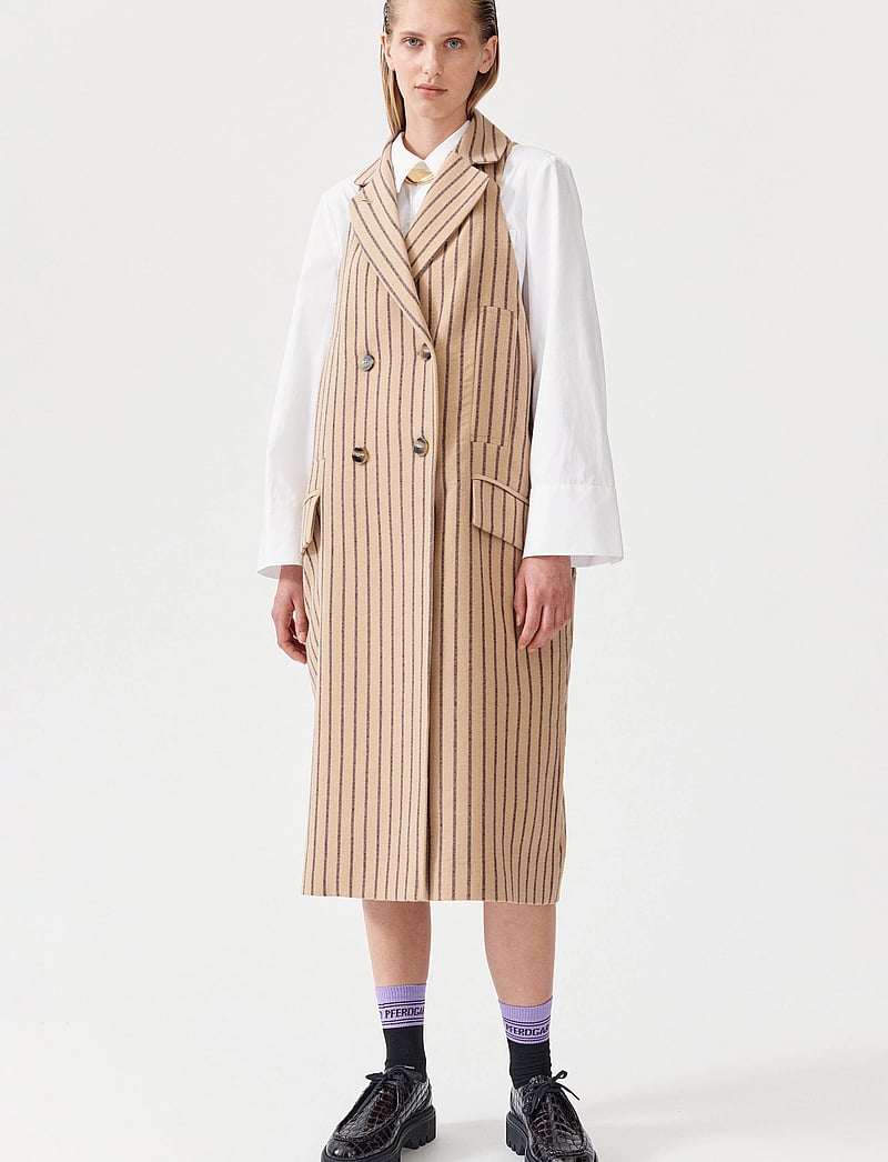 Baum und Pferdgarten - DARLA - veste - camel pinstripe - 0
