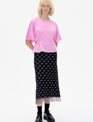 Baum und Pferdgarten - MARGEAUX - short-sleeved blouses - fuchsia pink - 2