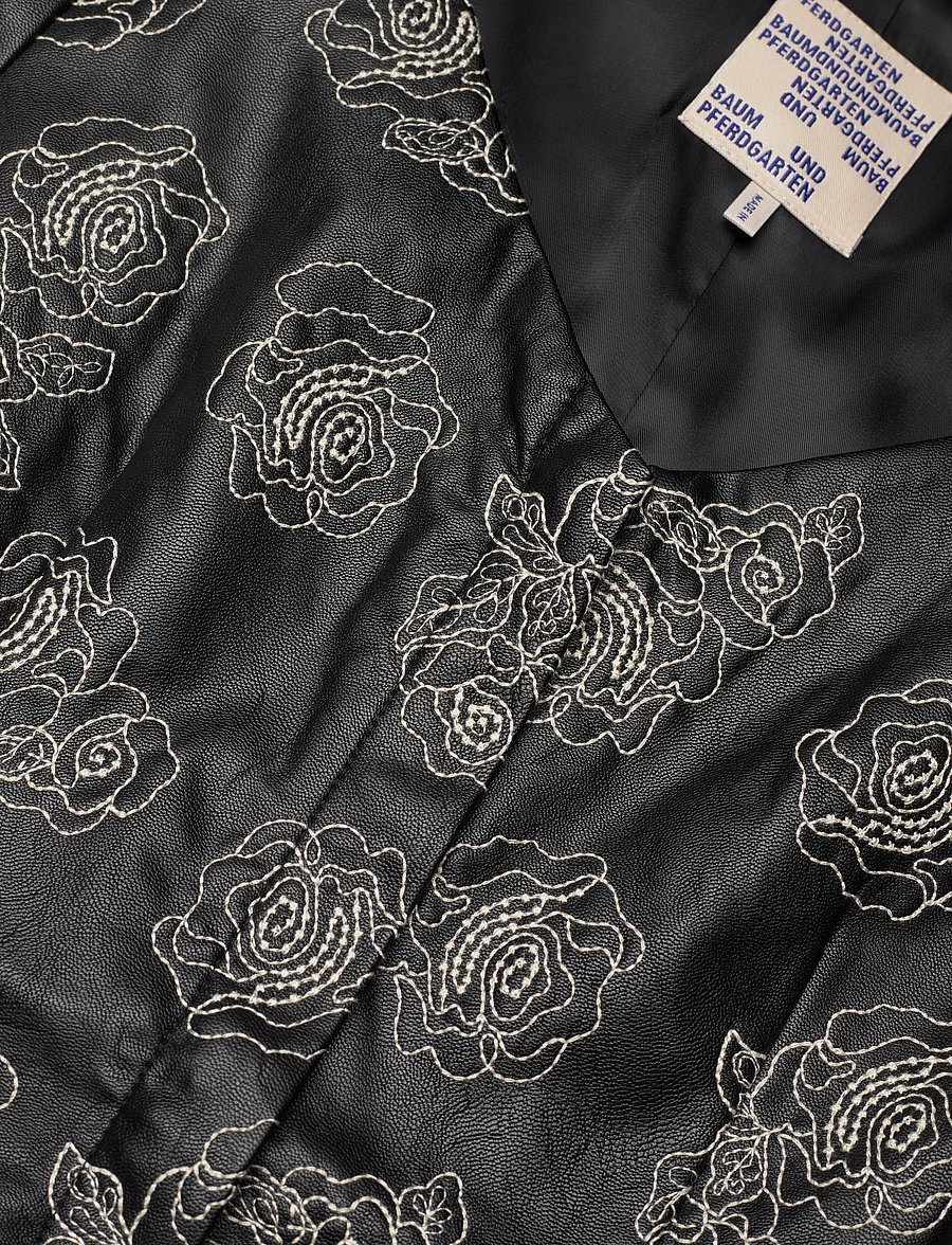 Baum und Pferdgarten - AROHI - festkjoler - black stitch flower - 4