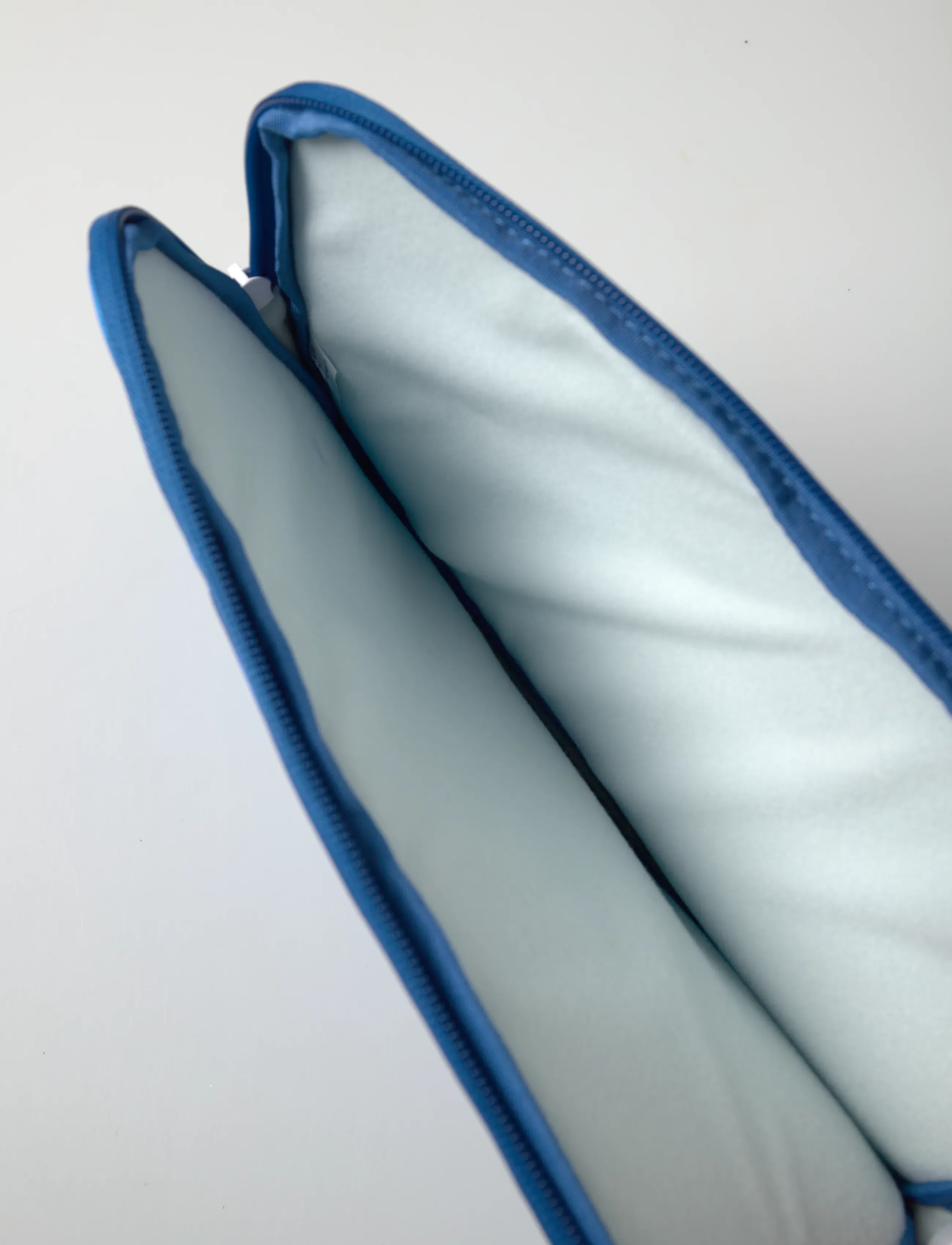 Beckmann Norway - Sleeve Small, Blue Lightning - laptop- og tabletcovers - blue - 4