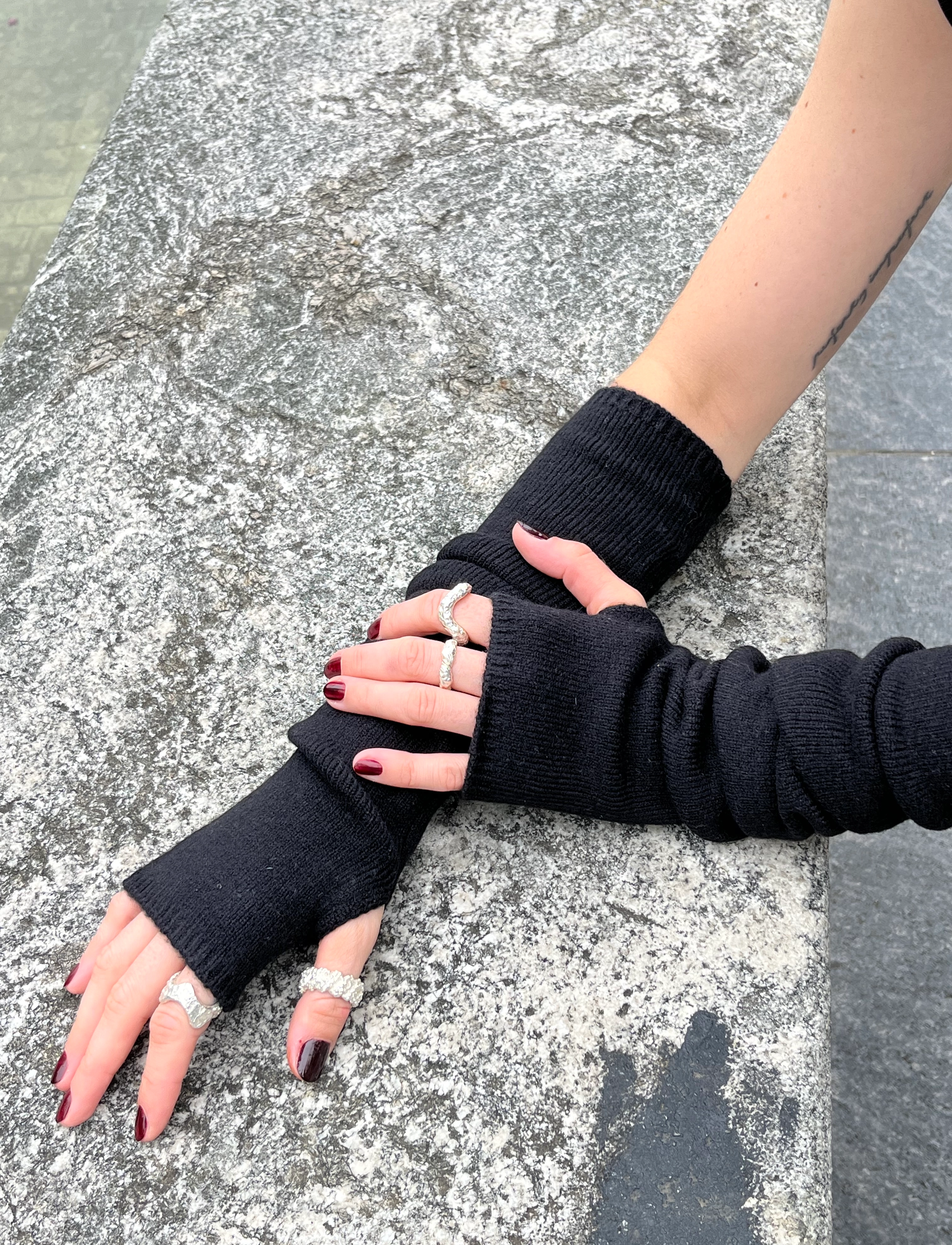 Becksöndergaard - Woona Arm Warmer - black - 1