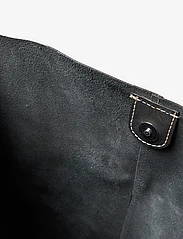 Becksöndergaard - Glossy Mae Bag - festkläder till outletpriser - black - 3