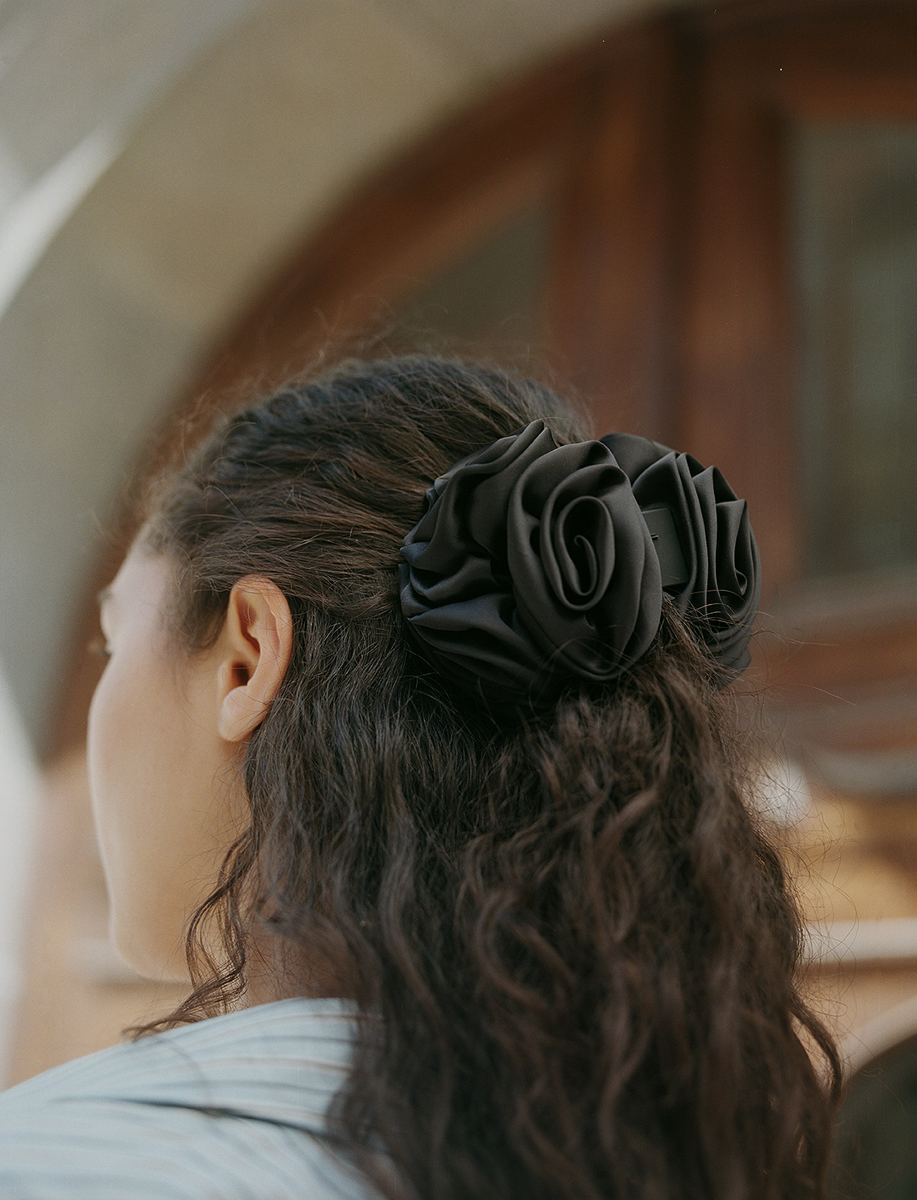 Becksöndergaard - Rosia Flower Hair Claw - zemākās cenas - black - 1