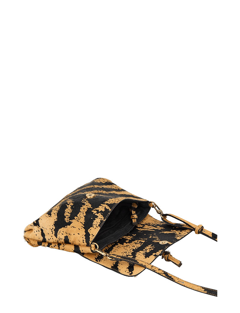 Becksöndergaard - Tigarea Bonita Flap Bag - mode trends - brown sugar - 2