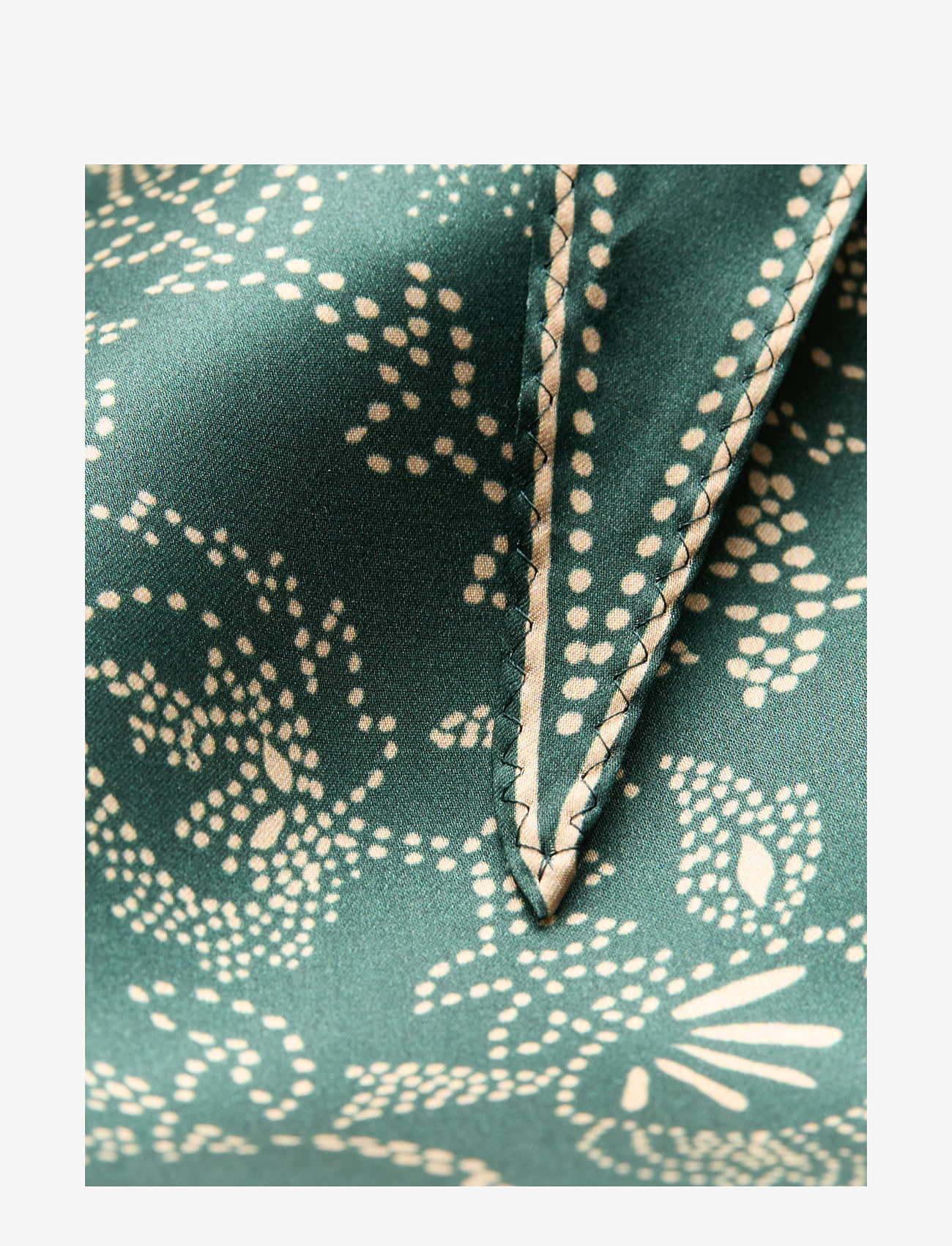 Becksöndergaard - Dotted Flora Diamond Scarf - topiary green - 2