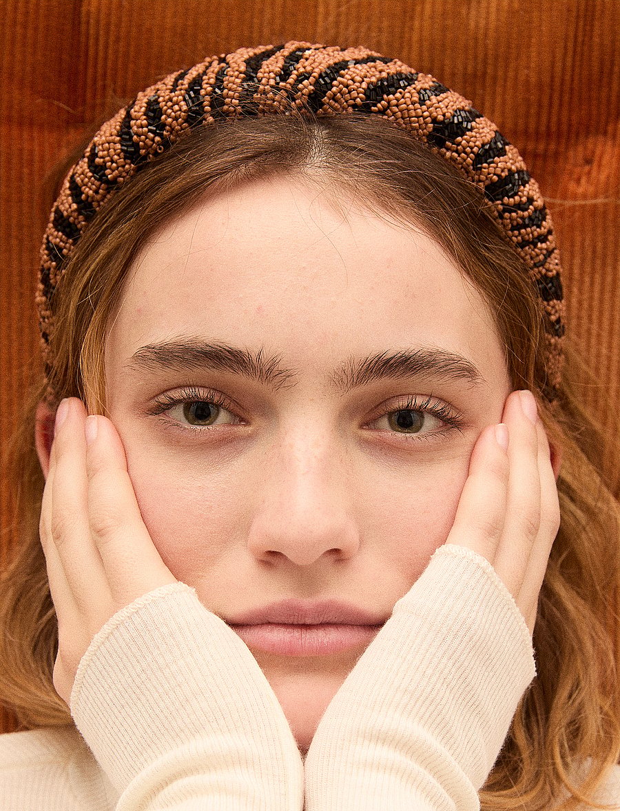 Becksöndergaard - Tigarea Wide Beaded Hairbrace - matu lentes - brown sugar - 0