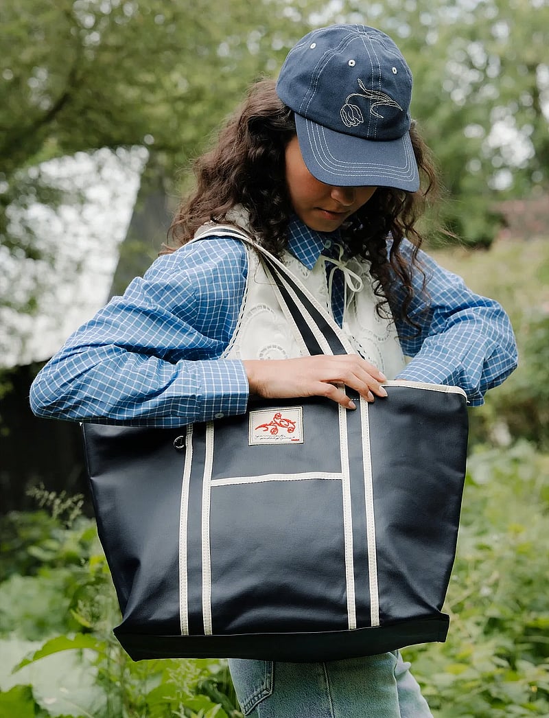 Becksöndergaard - Solid Coated Aubrey Bag - tote-stiilis kotid - navy blue - 0