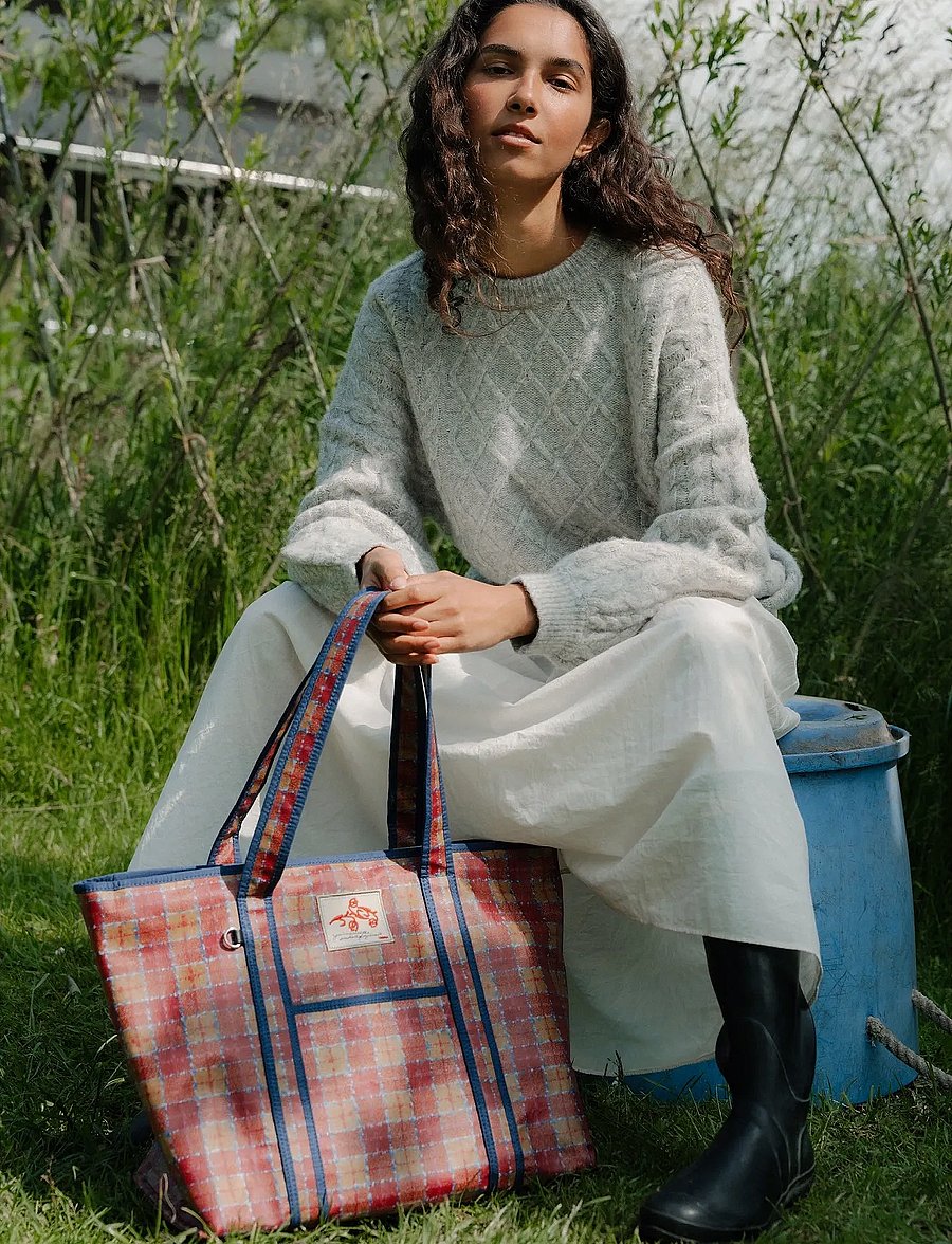 Becksöndergaard - Checky Coated Aubrey Bag - tote bags - pompeian red - 0