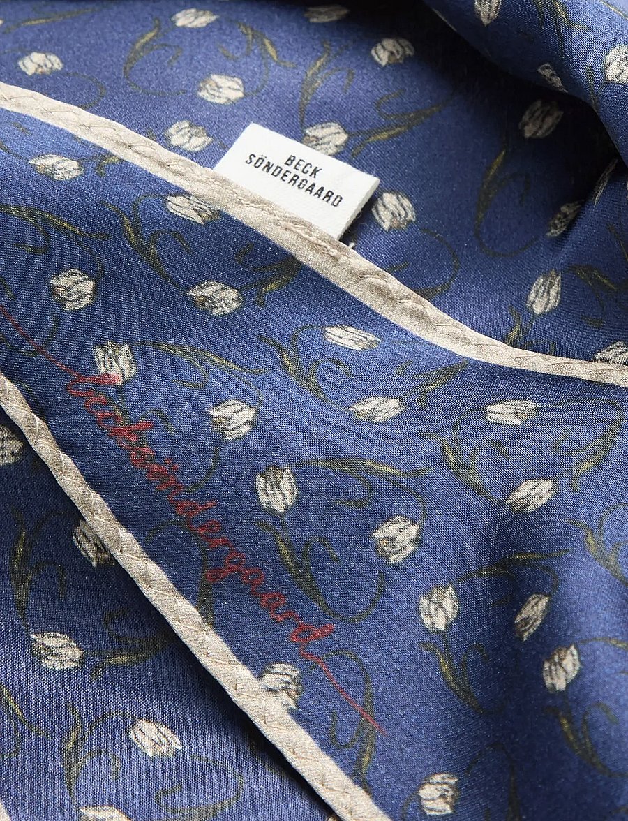 Becksöndergaard - Hearta Tulip Diamond Scarf - tynde tørklæder - navy blue - 2