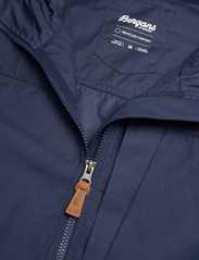 Bergans - Nordmarka Leaf Light Wind Jacket Men - lauko ir nuo lietaus apsaugančios striukės - navy blue - 2