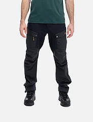 Bergans - Nordmarka Favor Outdoor Pants Men - spodnie sportowe - dark shadow grey/black - 2