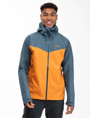 Bergans - Skar Light 3L Shell Jacket Men - regnjackor - cloudberry yellow/orion blue - 1