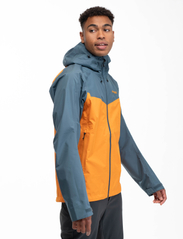 Bergans - Skar Light 3L Shell Jacket Men - regnjackor - cloudberry yellow/orion blue - 2