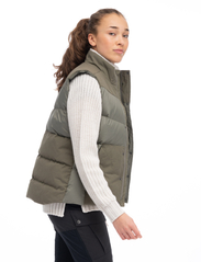 Bergans - Nordmarka Outdoor Down Vest Women - puffer vests - green mud - 2