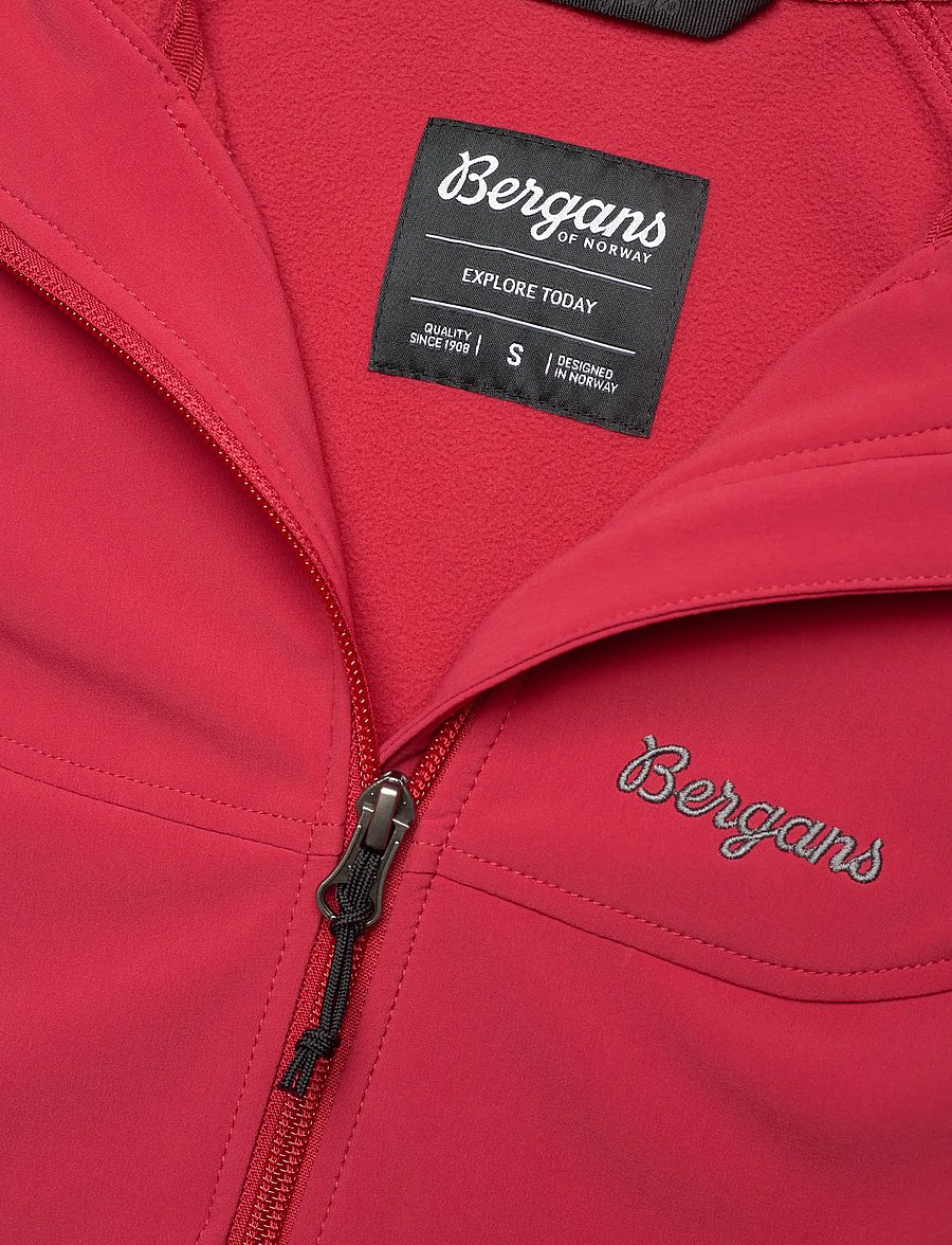 Bergans - Vaagaa Softshell Jacket Hood Women - Āra jakas - crimson red - 2