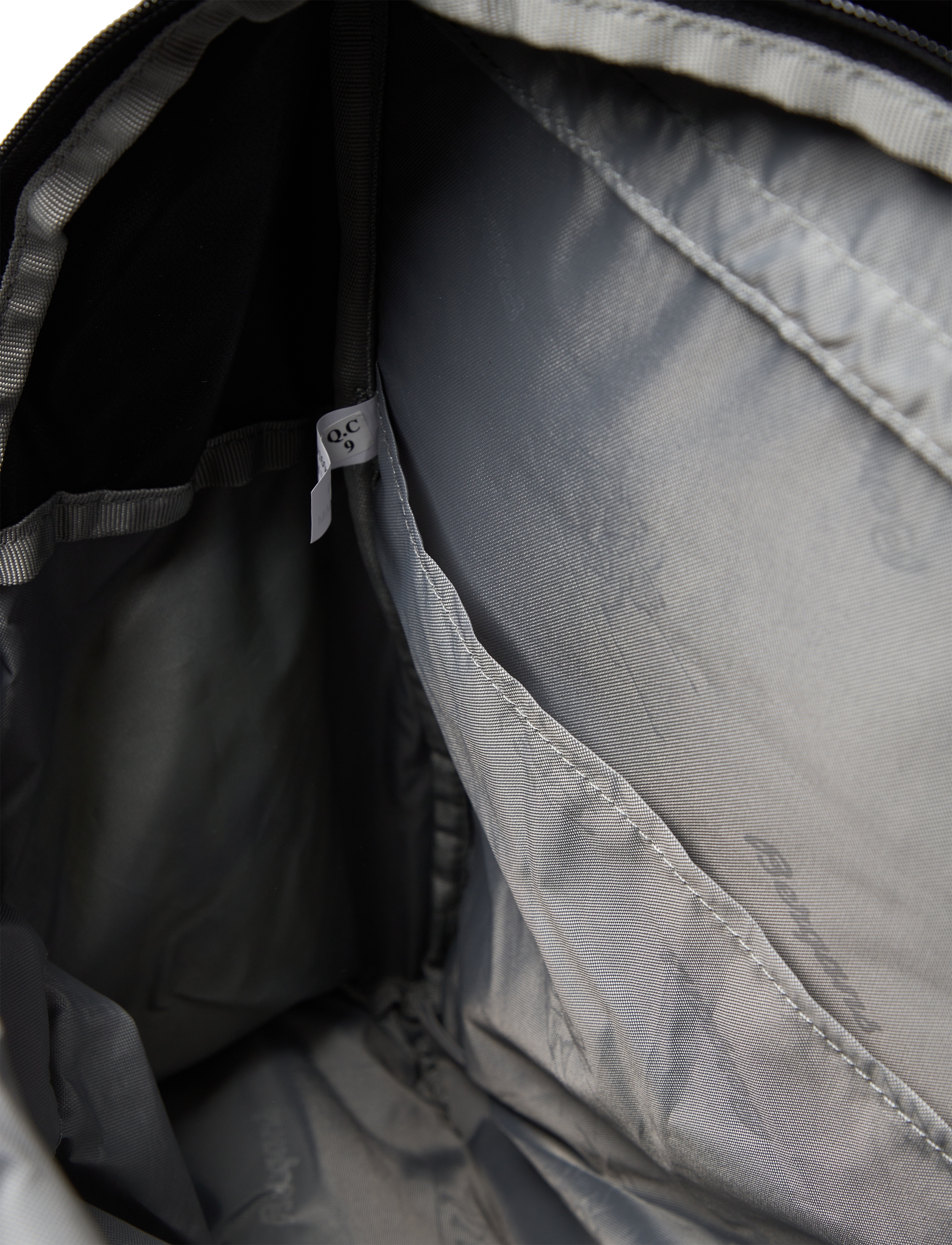 Bergans - 2Go 32L MidnightBlue Square 32 - black hexagon - 3